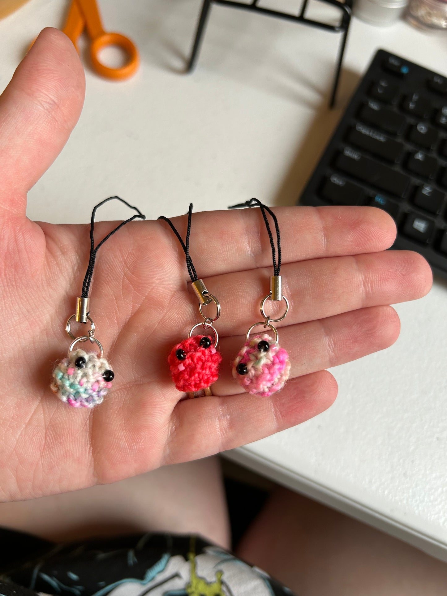 Mystery KNOTTYberry Phone Charm